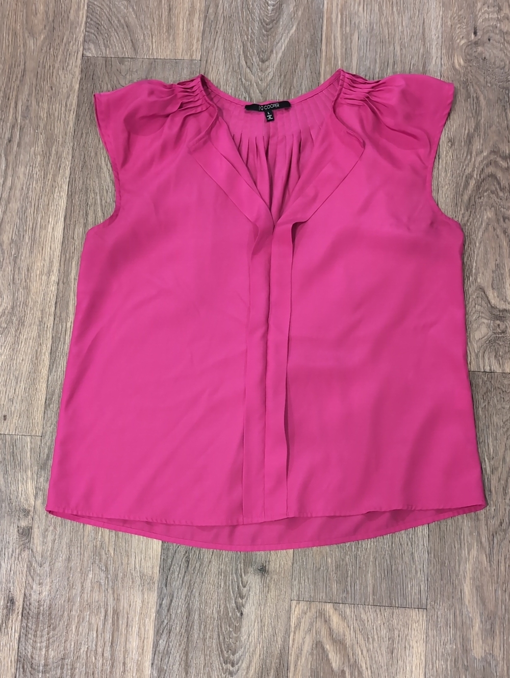 19 Cooper Hot Pink Pleated V-Neck Cap Sleeve Blouse